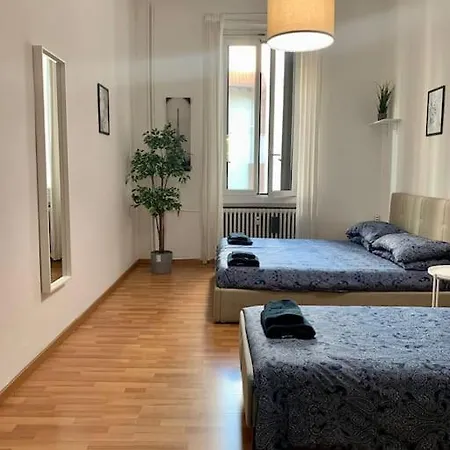 Splendido Bilocale A 4 Fermate Dal Duomo Appartement Milaan